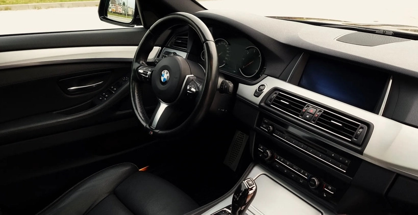 BMW Seria 5 cena 69900 przebieg: 338000, rok produkcji 2016 z Kielce małe 742